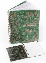 caderno feito con circuitos impresos