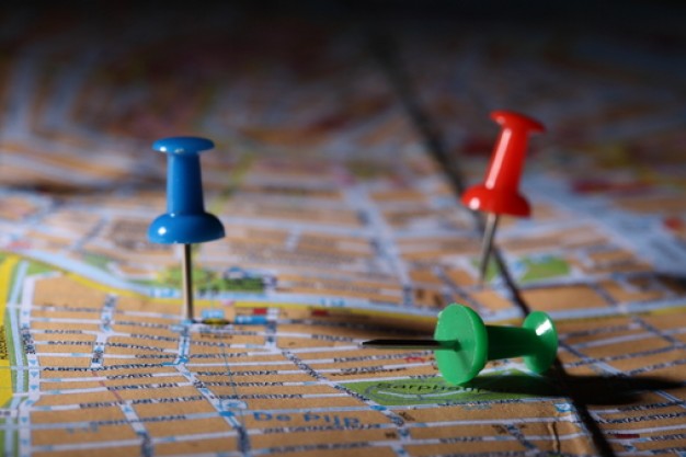 lupa--carreteras--mapas-de-navegacion_3312373